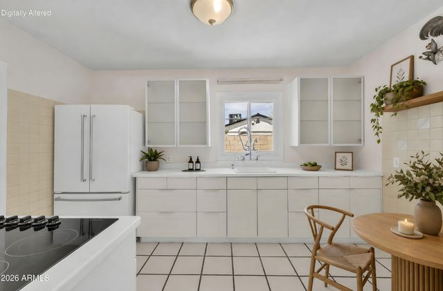 3301 W LYNWOOD Street, Phoenix, AZ 85009