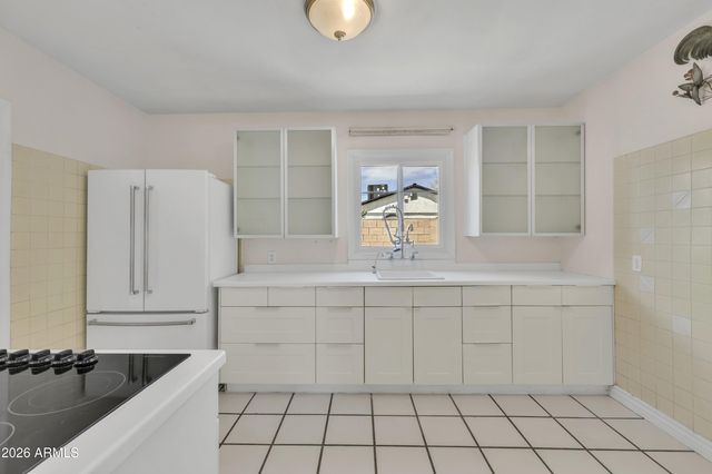 3301 W LYNWOOD Street, Phoenix, AZ 85009