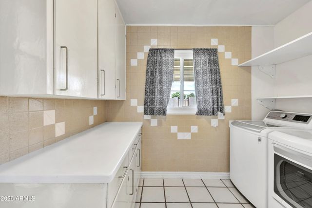 3301 W LYNWOOD Street, Phoenix, AZ 85009