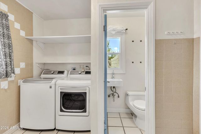 3301 W LYNWOOD Street, Phoenix, AZ 85009