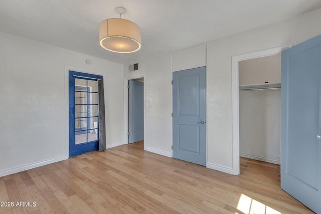 3301 W LYNWOOD Street, Phoenix, AZ 85009