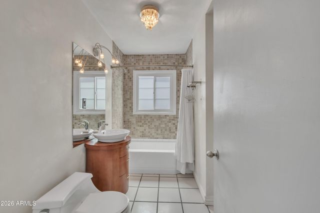 3301 W LYNWOOD Street, Phoenix, AZ 85009