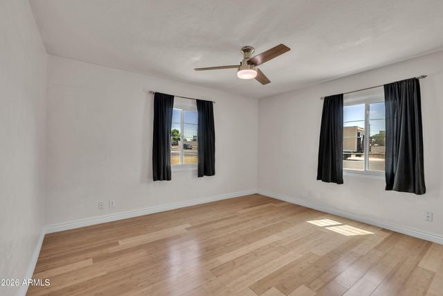 3301 W LYNWOOD Street, Phoenix, AZ 85009