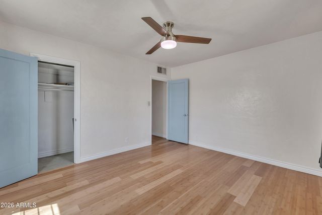 3301 W LYNWOOD Street, Phoenix, AZ 85009