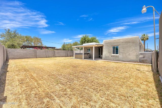 3301 W LYNWOOD Street, Phoenix, AZ 85009