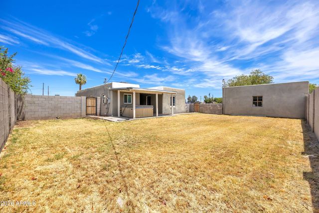 3301 W LYNWOOD Street, Phoenix, AZ 85009