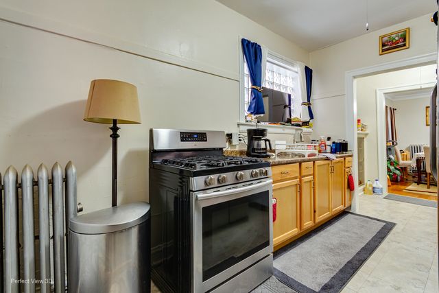 7829 S Cornell Avenue, Chicago, IL 60649