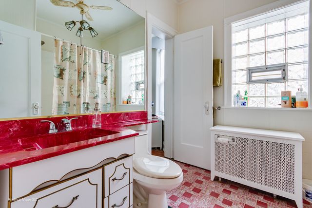 7829 S Cornell Avenue, Chicago, IL 60649