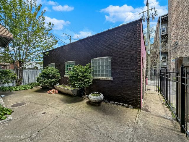 7829 S Cornell Avenue, Chicago, IL 60649