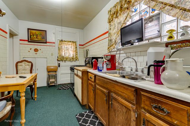 7829 S Cornell Avenue, Chicago, IL 60649
