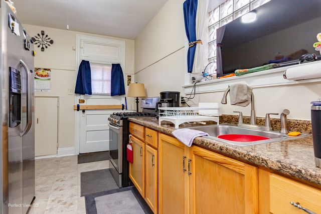 7829 S Cornell Avenue, Chicago, IL 60649