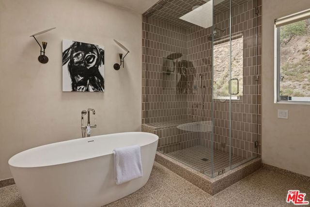 8137 Amor Road, Los Angeles, CA 90046