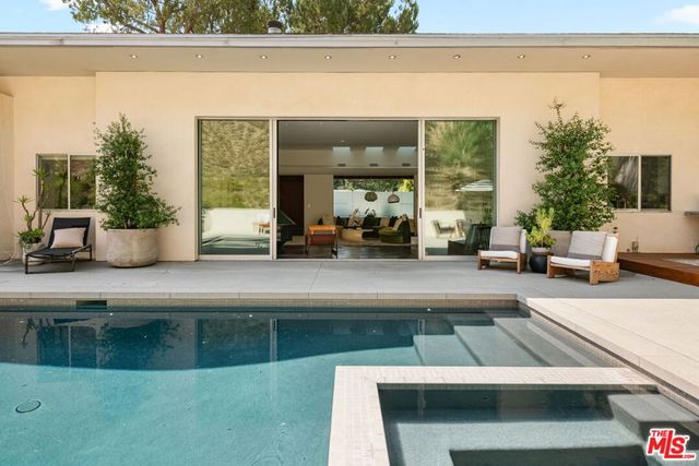 8137 Amor Road, Los Angeles, CA 90046