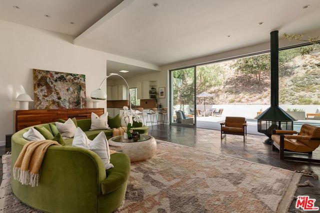 8137 Amor Road, Los Angeles, CA 90046