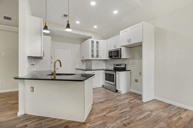 4337 Harvest Hill Road, Carrollton, TX 75010