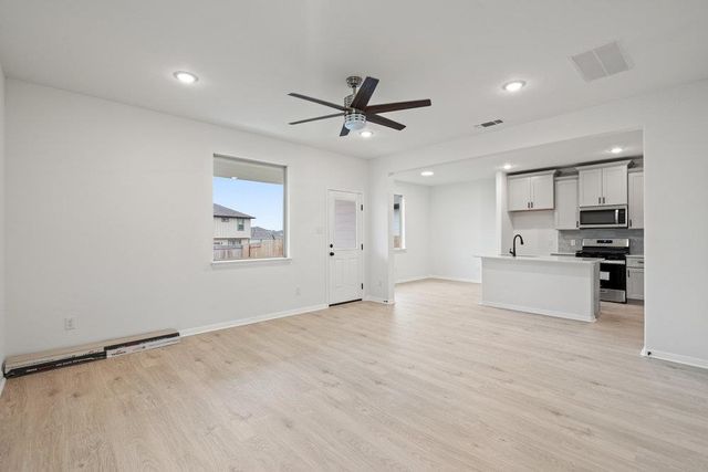 639 Backstays LOOP, Kyle, TX 78640