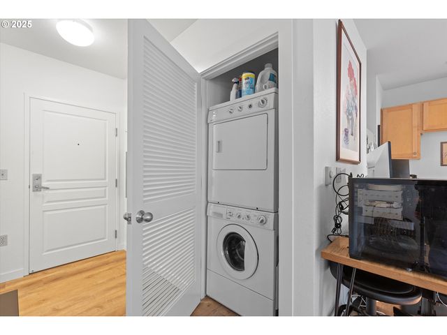 1134 Sw JEFFERSON St 208, Portland, OR 97201