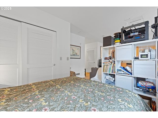 1134 Sw JEFFERSON St 208, Portland, OR 97201