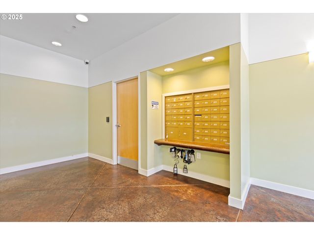 1134 Sw JEFFERSON St 208, Portland, OR 97201