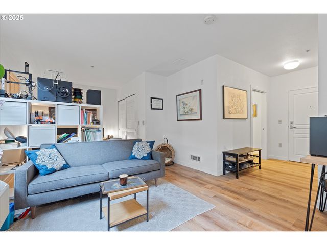 1134 Sw JEFFERSON St 208, Portland, OR 97201
