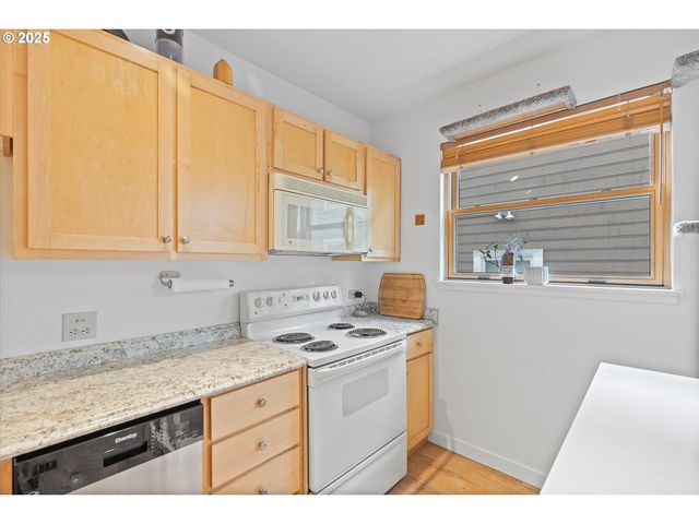 1134 Sw JEFFERSON St 208, Portland, OR 97201