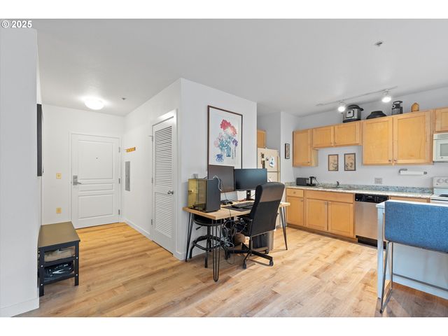 1134 Sw JEFFERSON St 208, Portland, OR 97201