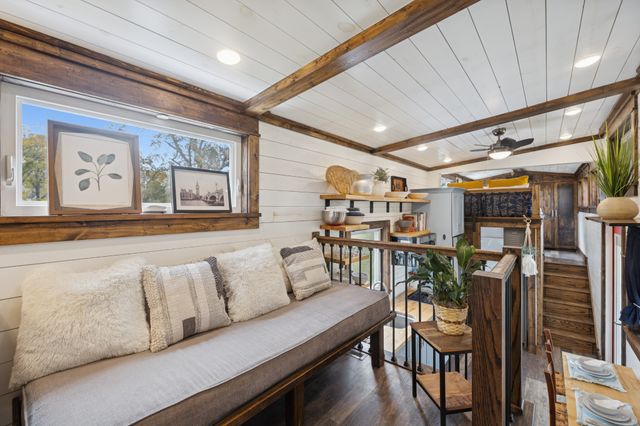 10849 Jim Cummings Hwy, Bradyville, TN 37026