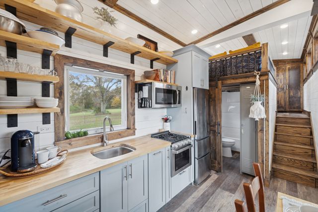 10849 Jim Cummings Hwy, Bradyville, TN 37026