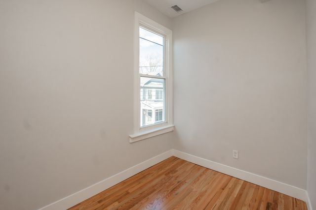 2112 W Roscoe Street 2R, Chicago, IL 60618