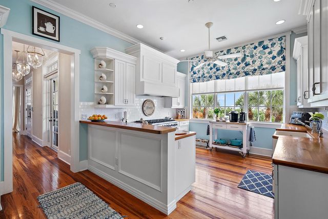 410 Old Towne Lane, Juno Beach, FL 33408
