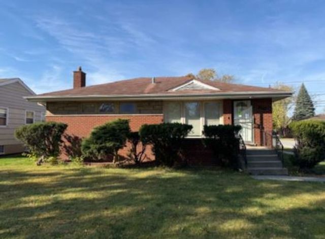 370 Clyde Avenue, Calumet City, IL 60409