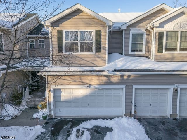 44 Alexandra Way, Clinton Town, NJ 08809