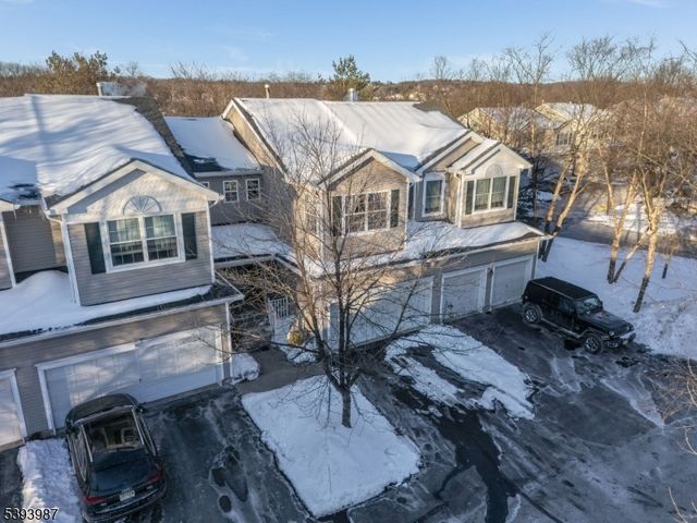 44 Alexandra Way, Clinton Town, NJ 08809