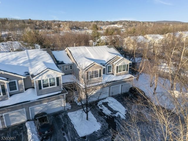 44 Alexandra Way, Clinton Town, NJ 08809