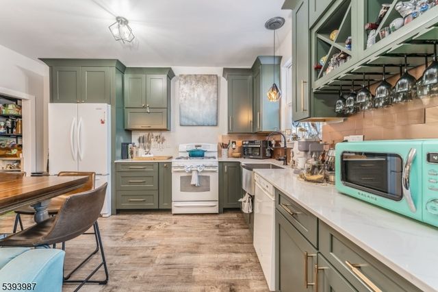 44 Alexandra Way, Clinton Town, NJ 08809