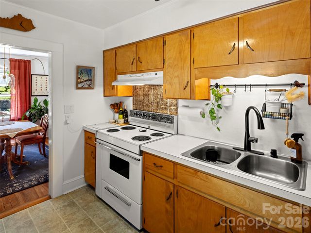 79 Craig Circle, Asheville, NC 28805