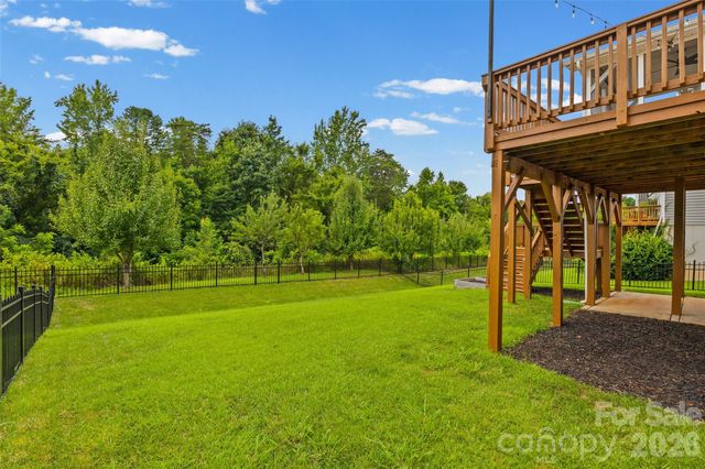 9233 Inverness Bay Road, Charlotte, NC 28278