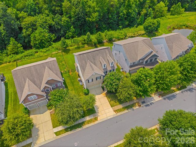 9233 Inverness Bay Road, Charlotte, NC 28278