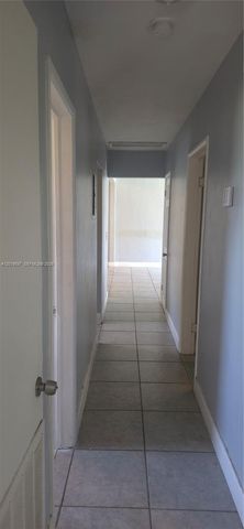 3330 Auburn Blvd, Fort Lauderdale, FL 33312