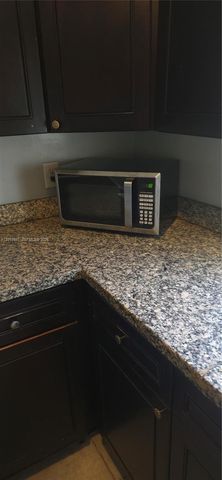 3330 Auburn Blvd, Fort Lauderdale, FL 33312