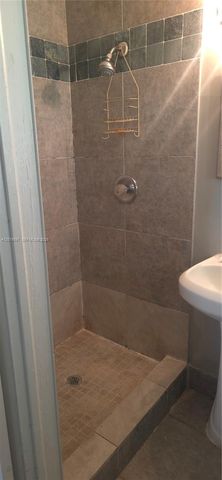 3330 Auburn Blvd, Fort Lauderdale, FL 33312