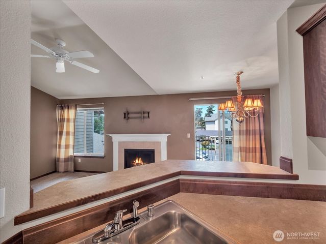 11527 Highway 99 #E305, Everett, WA 98204