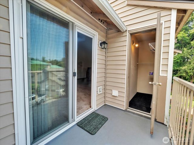 11527 Highway 99 #E305, Everett, WA 98204