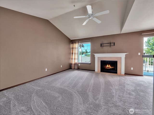 11527 Highway 99 #E305, Everett, WA 98204