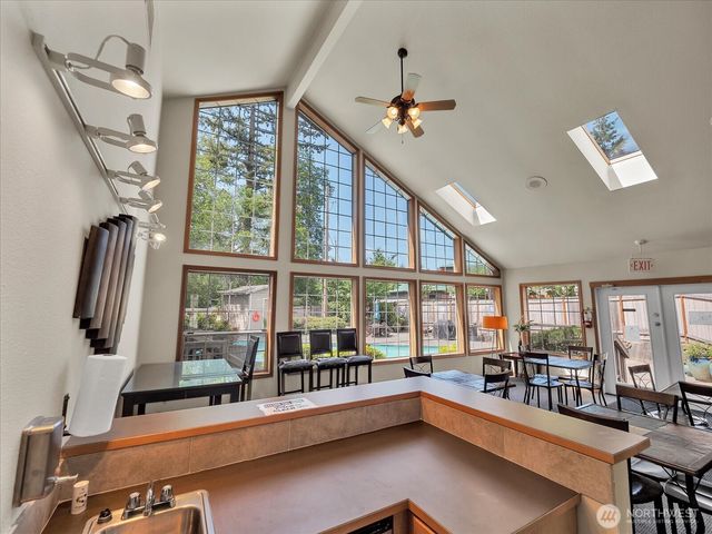 11527 Highway 99 #E305, Everett, WA 98204