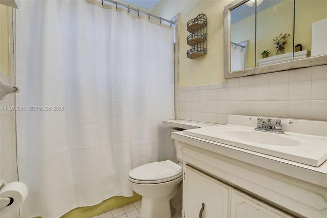 5260 Redwood Ct, Plantation, FL 33317