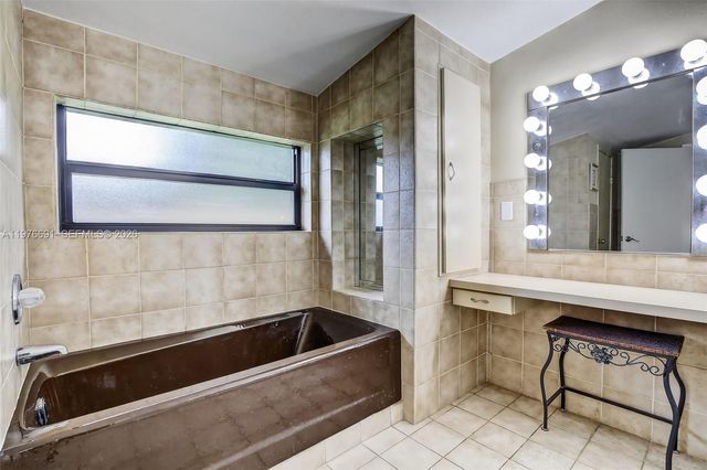 5260 Redwood Ct, Plantation, FL 33317