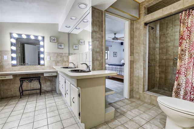 5260 Redwood Ct, Plantation, FL 33317