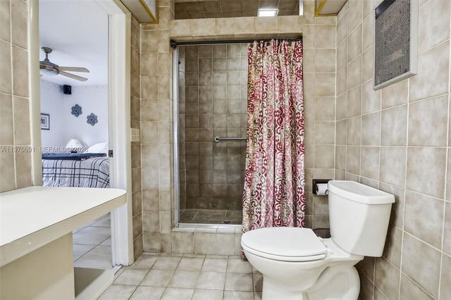 5260 Redwood Ct, Plantation, FL 33317