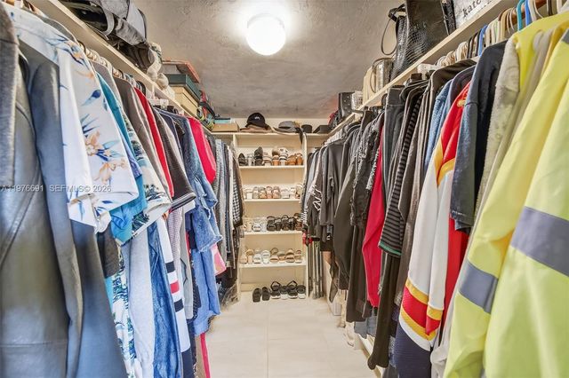 5260 Redwood Ct, Plantation, FL 33317